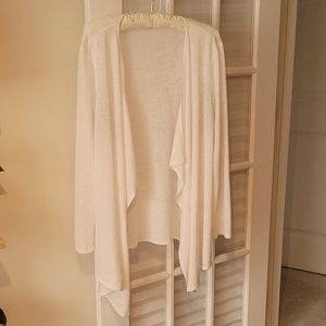 Laura Plus 2X White linen-like cardigan